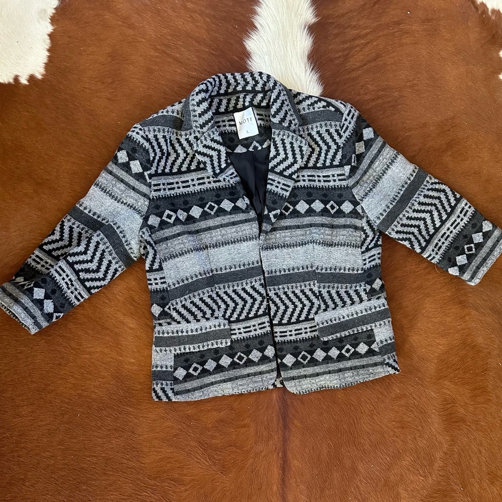Grey and white Aztec print blazer